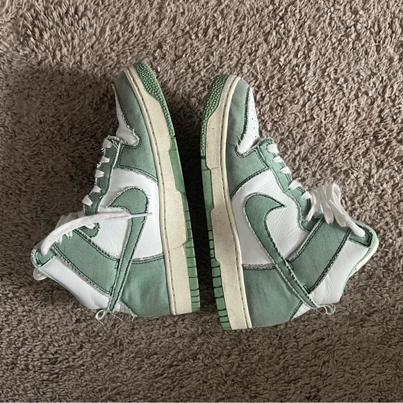 Women’s Nike High Dunks - Picture 4 of 4